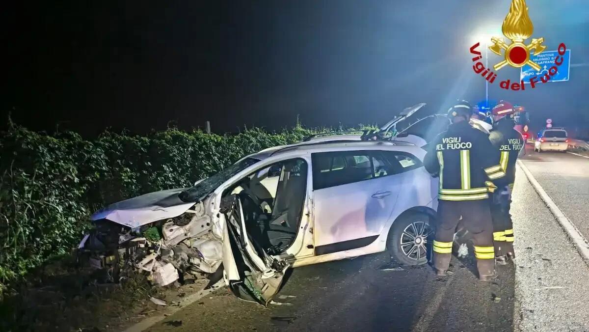 Pauroso scontro tra quattro auto a Villafranca: cinque feriti - 