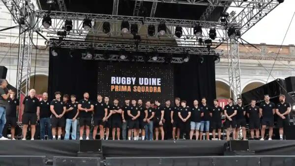 Festa del rugby a Udine, giovani e Prima Squadra in piazza Libertà: sul palco oltre 160 atleti