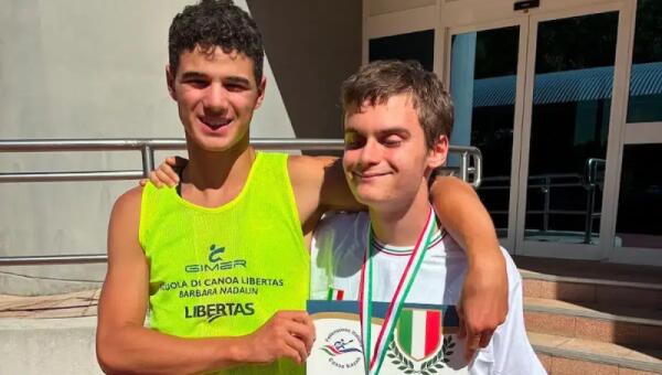 Riccardo Favaro è campione italiano di kayak: due ori a Milano con Della Mattia