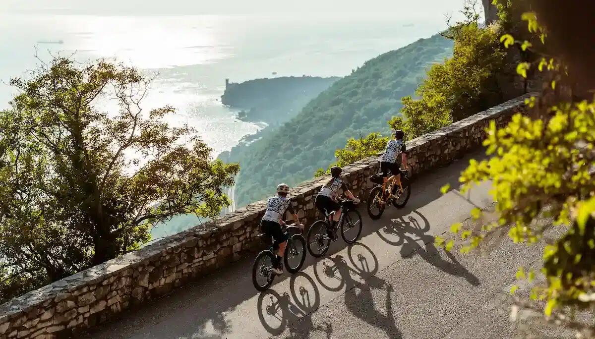 Al via con tante novità la FVG Bike Trail 2025: 587 ciclisti da tutto il mondo - 