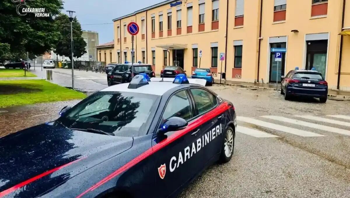 Finto Carabiniere truffa un'anziana a Verona e fugge in taxi: arrestato 17enne napoletano - 