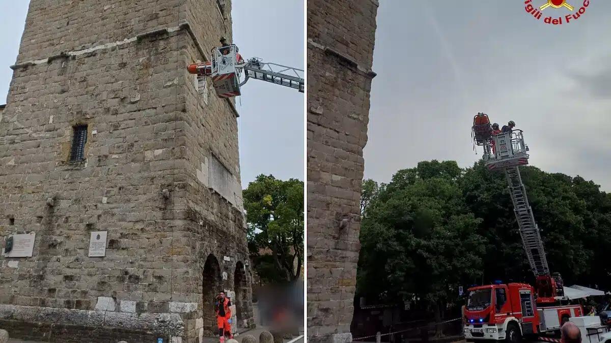 Trieste, turista colpito da grave malore in cima al campanile di San Giusto: salvato con l’autoscala - 