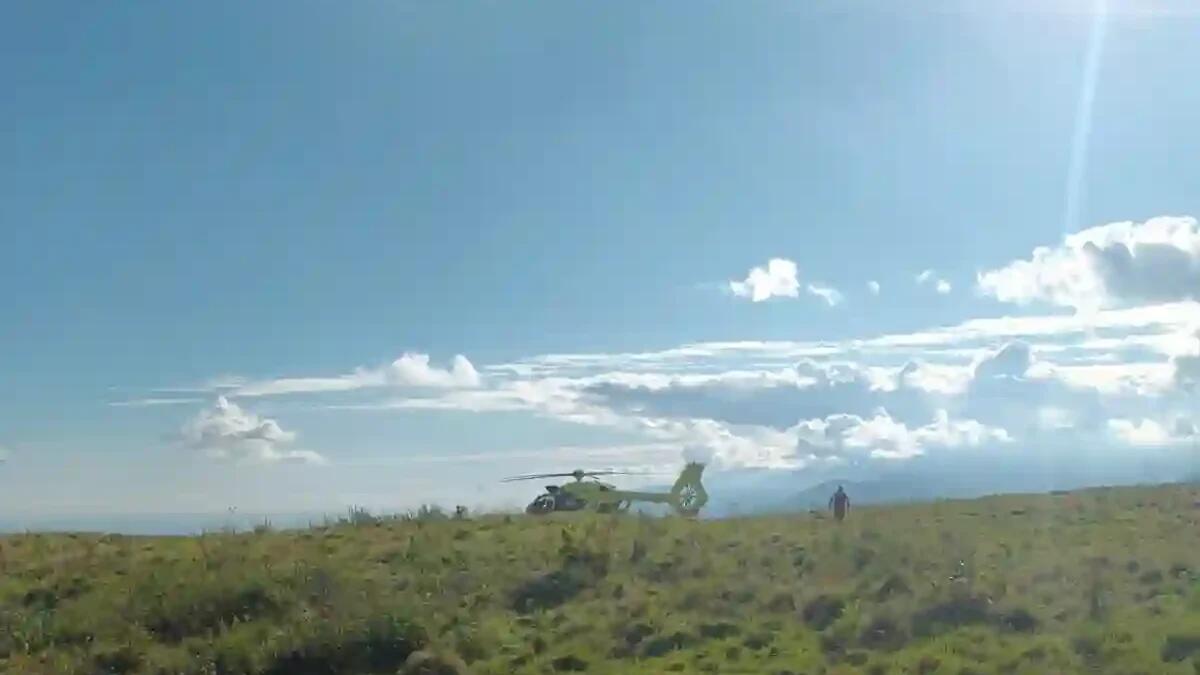 Cade in fase di decollo dal Monte Valinis: infortunio per una parapendista tedesca - 
