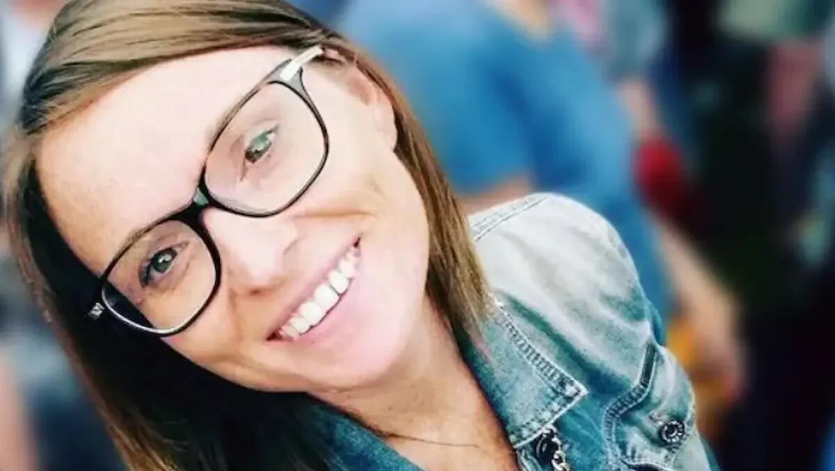I forti dolori alla testa e la diagnosi: Dania, imprenditrice e mamma, si spegne a 45 anni - 