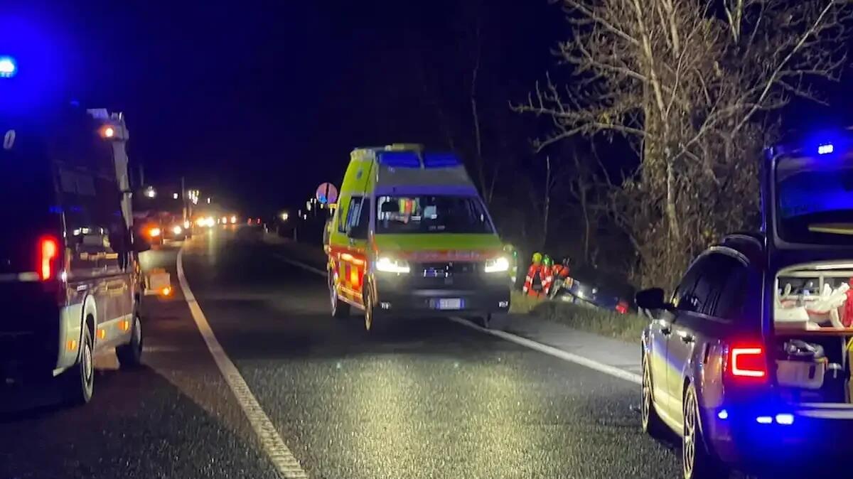 Investe moto con due minorenni e fugge: gravi due ragazzi, pirata della strada 21enne beccato - 