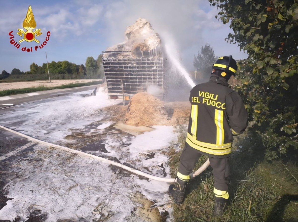incendio autotreno rovigo