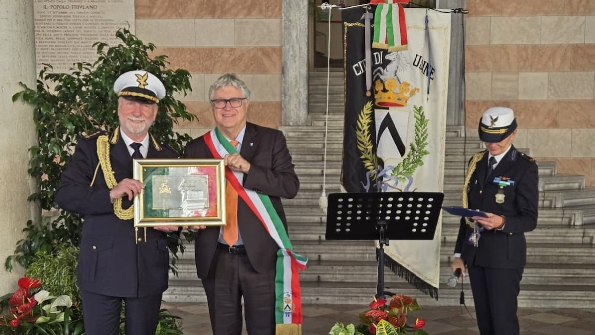 159ª festa della Polizia locale a Udine: cambio al vertice, encomi e medaglie agli agenti - 