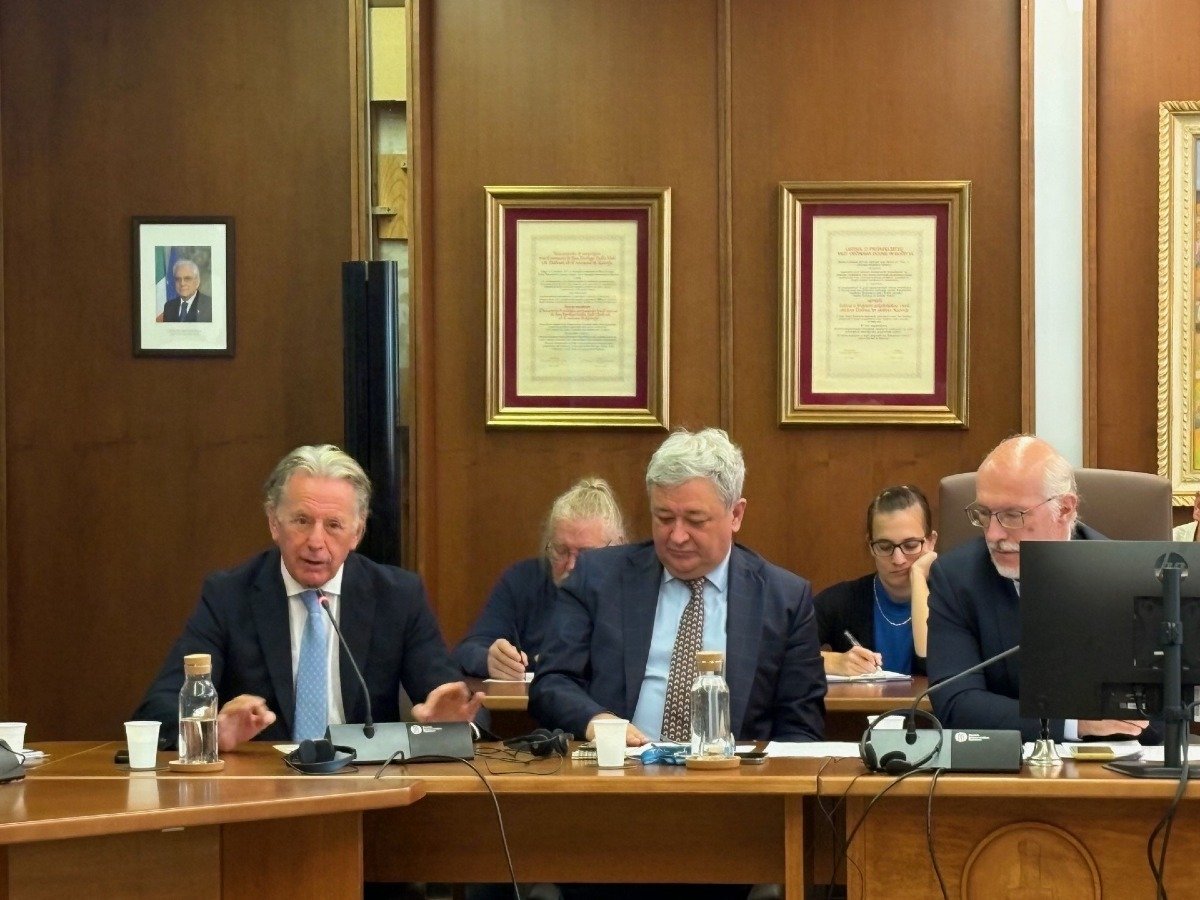 Odori dai serbatoi Siot, la Regione Fvg chiede più controlli e collaborazione - 