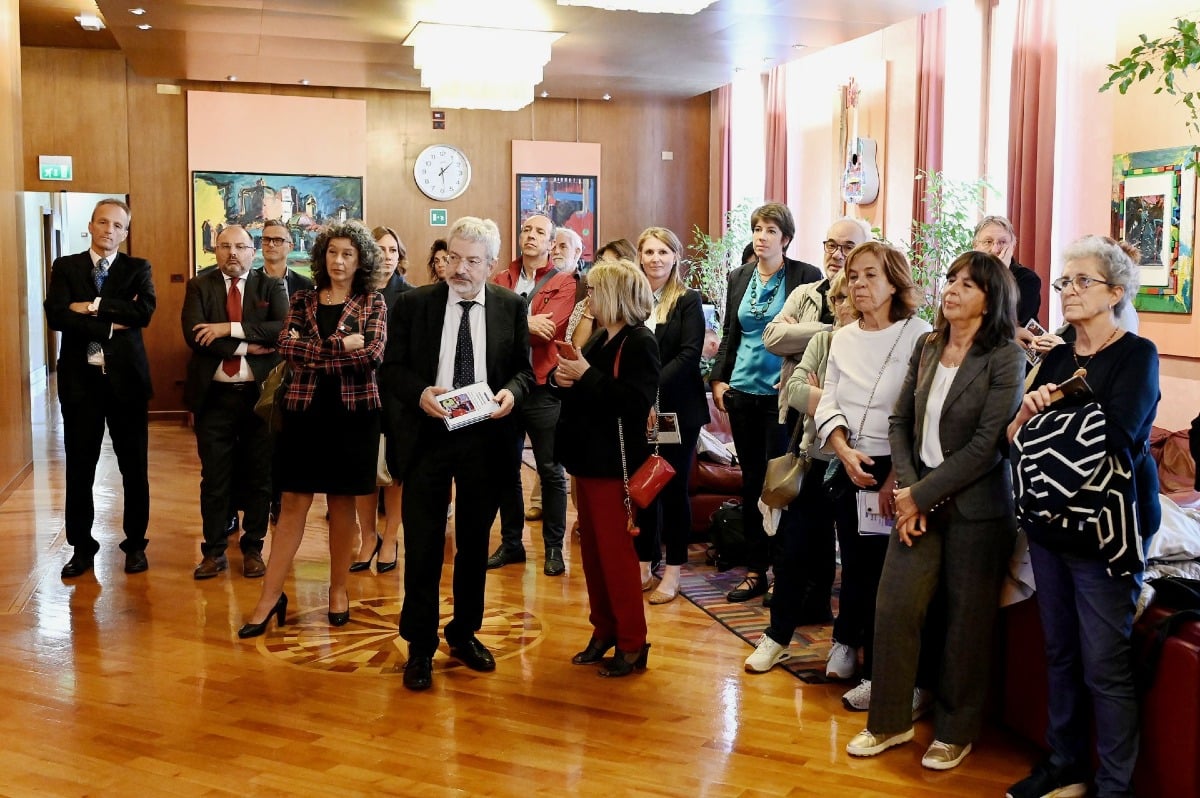 Suoni e colori: le opere di Antonio Pirone in mostra al Consiglio regionale di Trieste - 