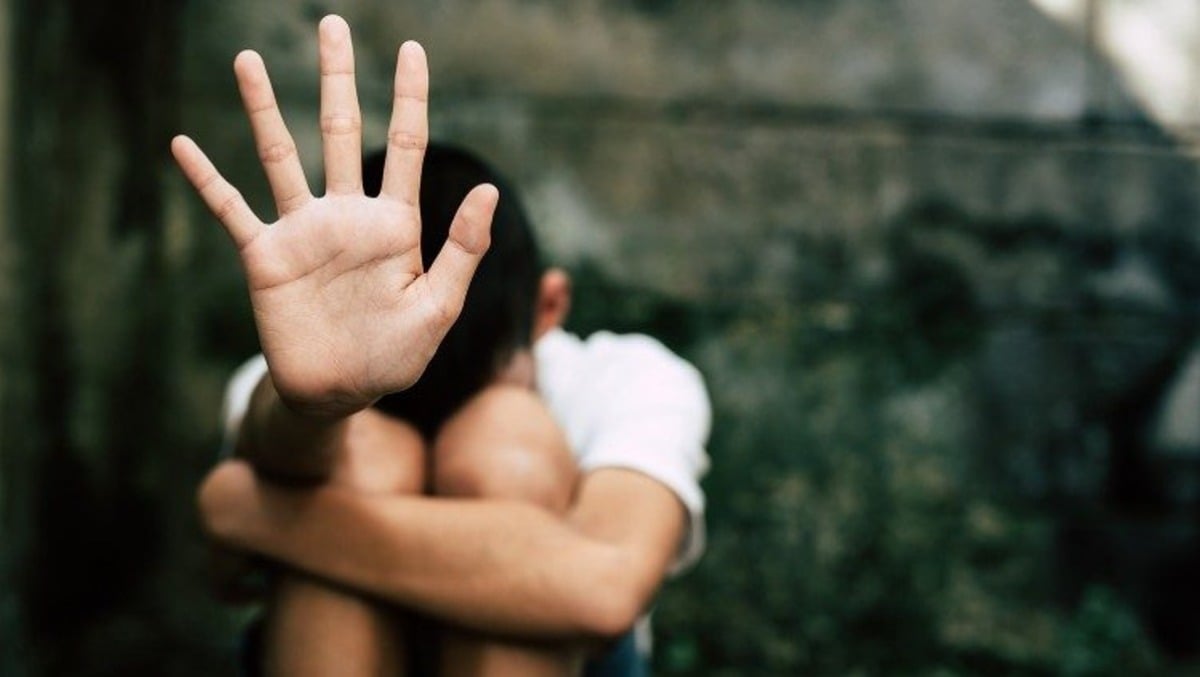 Prometteva carriere di successo per adescare baby-calciatori: finto talent scout accusato di abusi su 12enne -