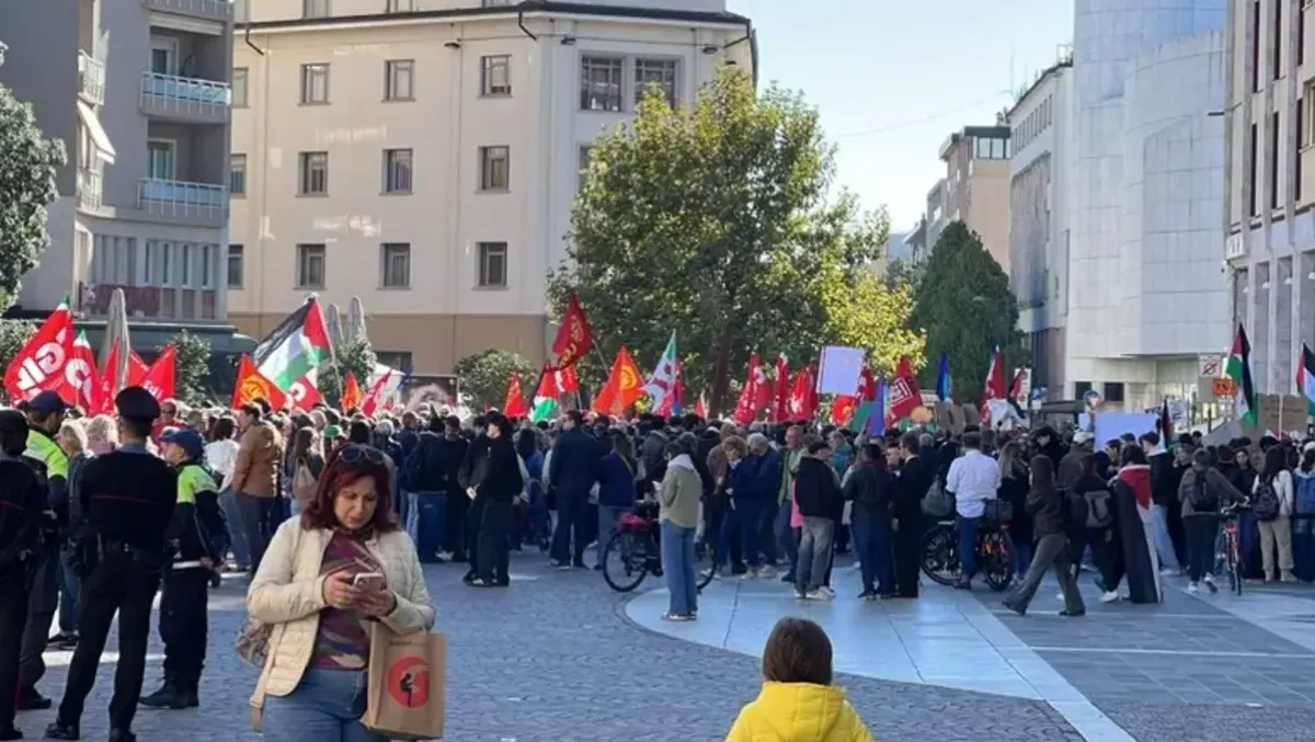 Pordenone, oltre un migliaio in piazza per il presidio Pro Pal - Ansa