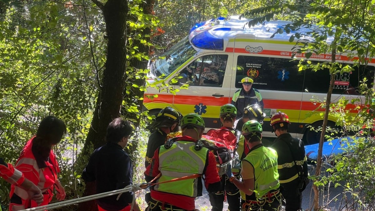 Spaventato da un animale selvatico, cade dalla parete e precipita per 20 metri: grave un 24enne - FOTO - 