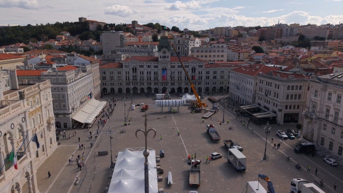 Trieste riscopre il suo Batiscafo: in Piazza Unità la riproduzione a grandezza reale - 