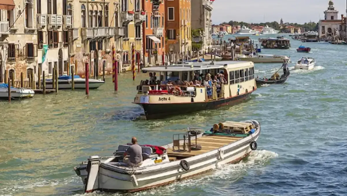Recuperato un cadavere in Canal Grande. Il tuffo e la tragedia: cosa è successo. -