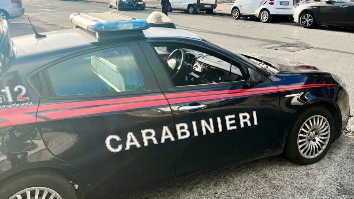 Si fingono sordomuti, falsa raccolta fondi: smascherati dai Carabinieri e denunciati - 
