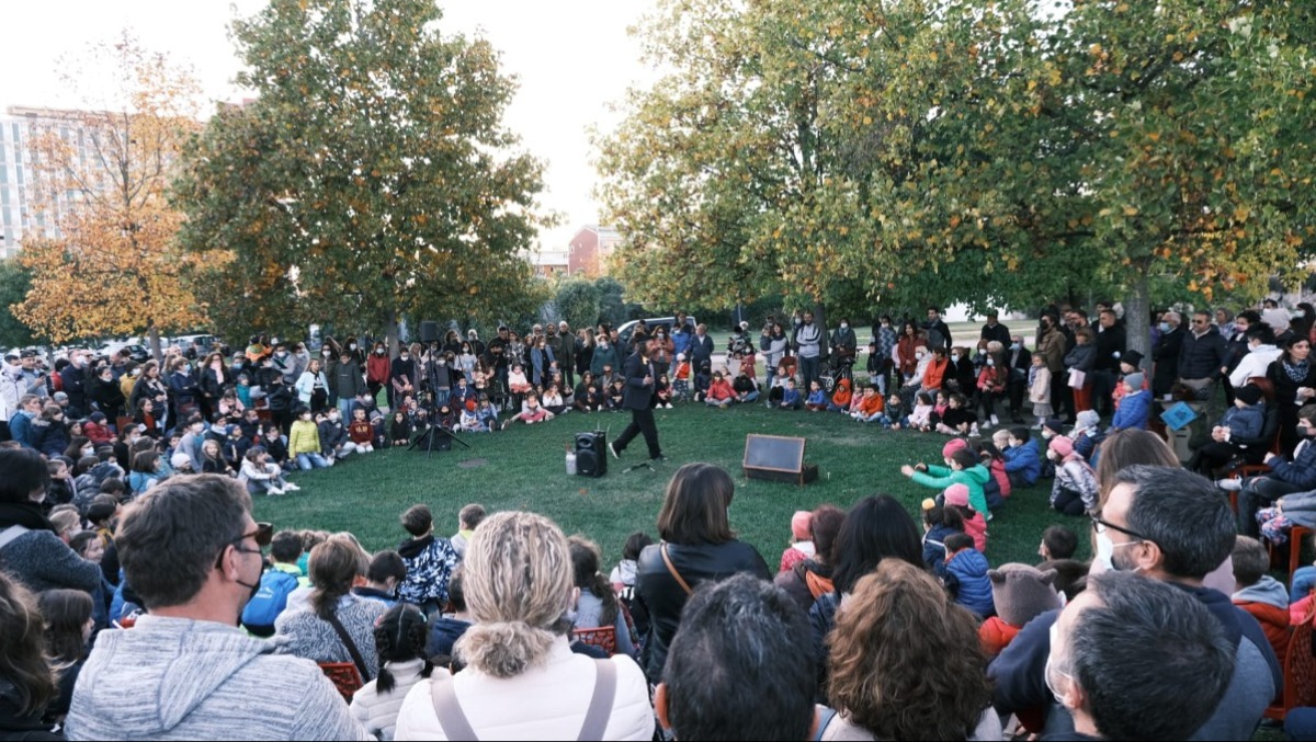 Abano Street Circus 2025 accende il weekend con giocolieri, musica e performance itineranti - 