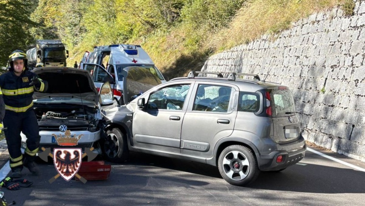 Frontale tra due auto a Centa San Nicolò: ferito 81enne - 
