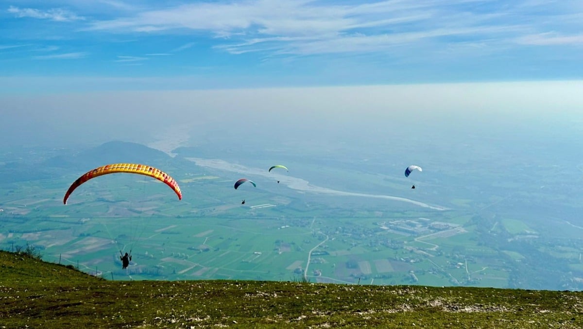 Festival del Volo 2025: tre giorni tra parapendio e mongolfiera nei cieli del Pordenonese -