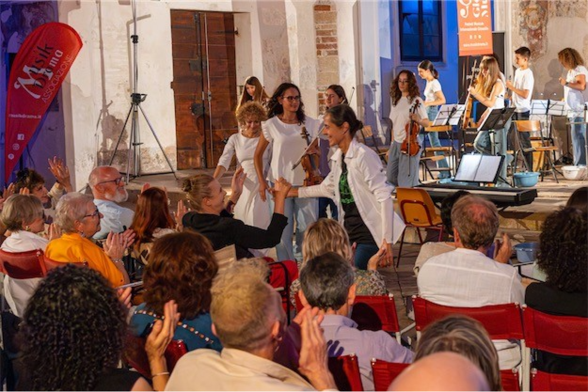 LibrOrchestra arriva a Preganziol: musica, arte e inclusione con lo spettacolo “Trunkerumpampumpera” -