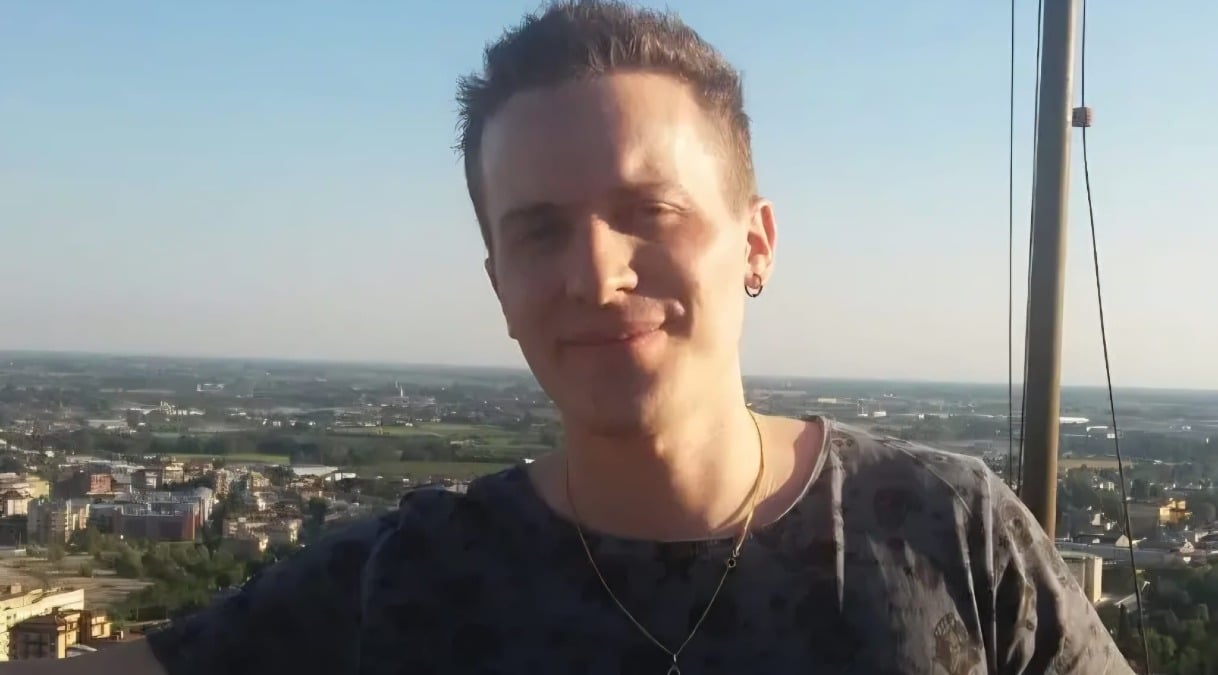 Addio al 37enne David Gomiero, la famiglia: «morto dopo i vaccini, vogliamo giustizia» -