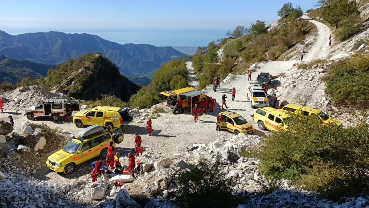 Innovazione e tecnologia per il salvataggio in grotta: successo per l’Open Day 2025 all’Antro del Corchia - 