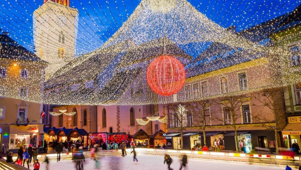 Villach si accende di magia con i mercatini di Natale: atmosfere incantate a due passi dal confine -