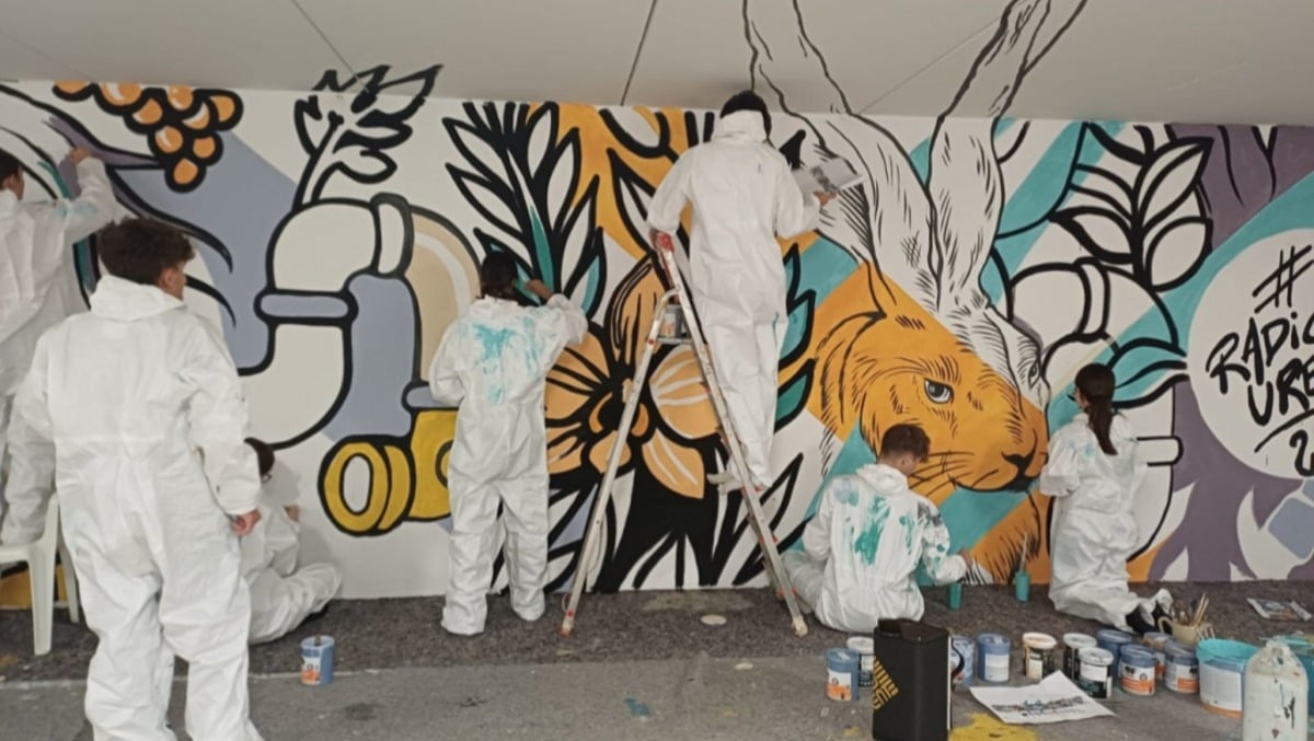 Monselice, gli studenti del Kennedy trasformano il sottopassaggio dell’Airone in un murale di street art -