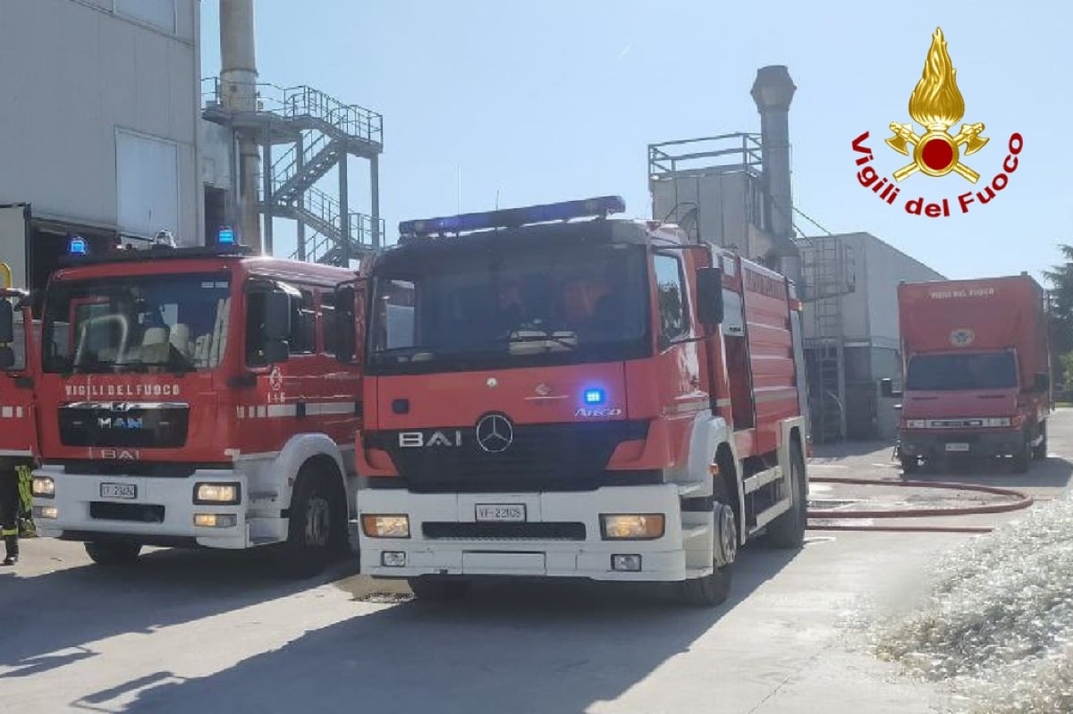 Sversamento di vetro fuso, scatta l'allarme nella zona industriale a San Vito al Tagliamento -
