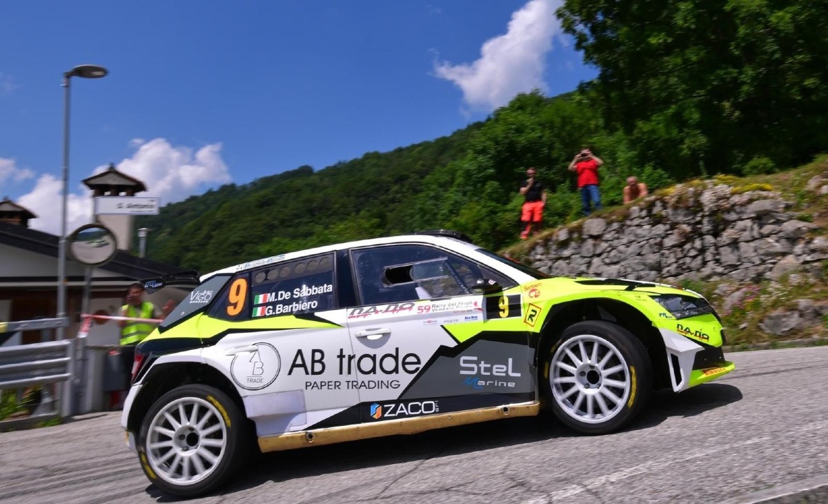Matteo De Sabbata al via del Rally del Friuli Venezia Giulia 2025 con la Skoda Fabia Rally2 di Bc Vision -
