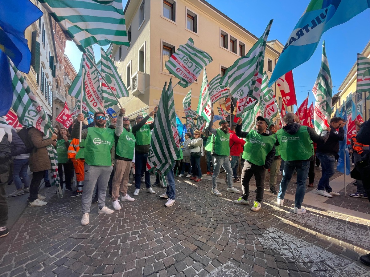 Sciopero igiene ambientale in Veneto: adesione oltre l’80%, fermo il servizio rifiuti in molte province -