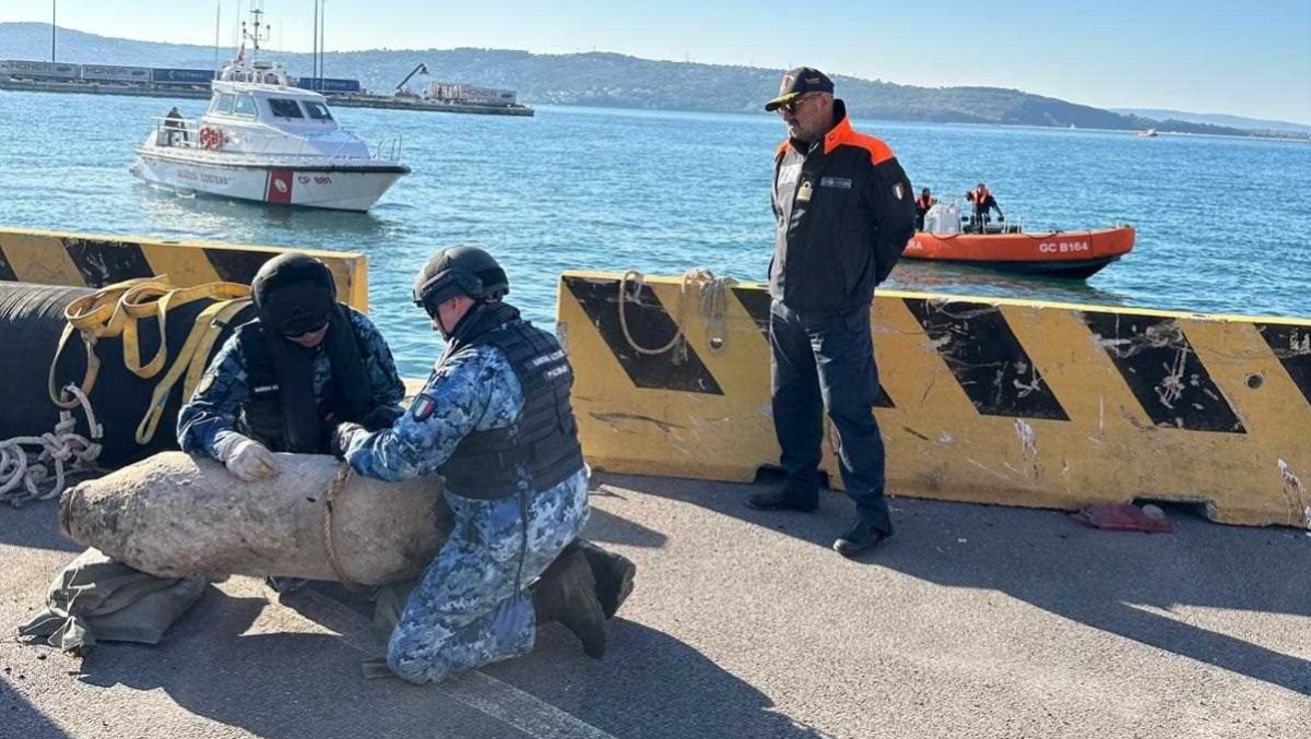 Ritrovamento ordigno bellico a Trieste: bonifica e brillamento in mare aperto -