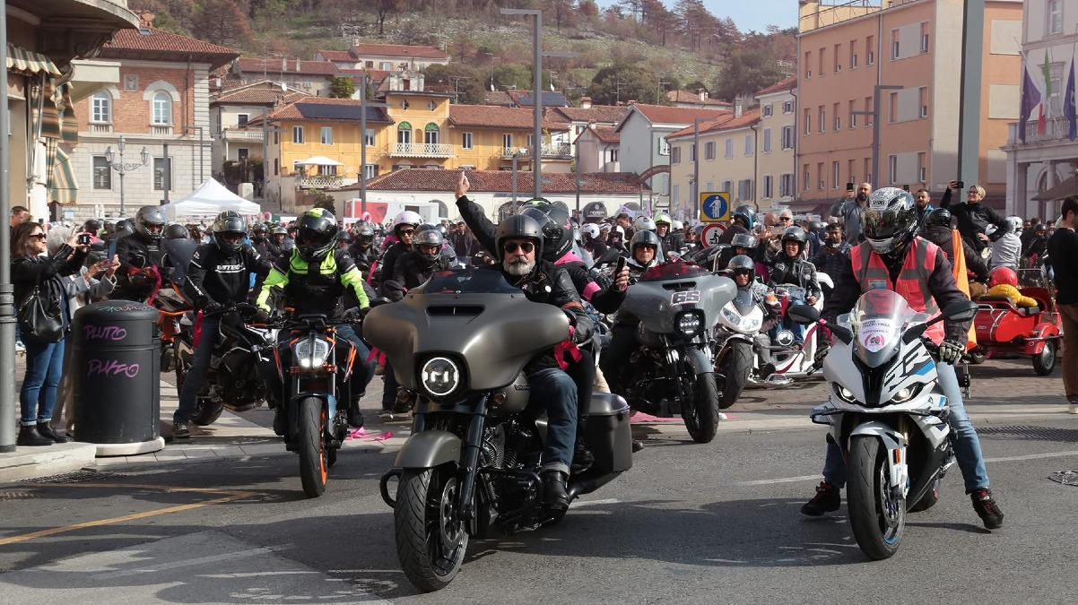 Monfalcone in Rosa: 300 motociclisti per la Bike Run a sostegno dei pazienti oncologici -