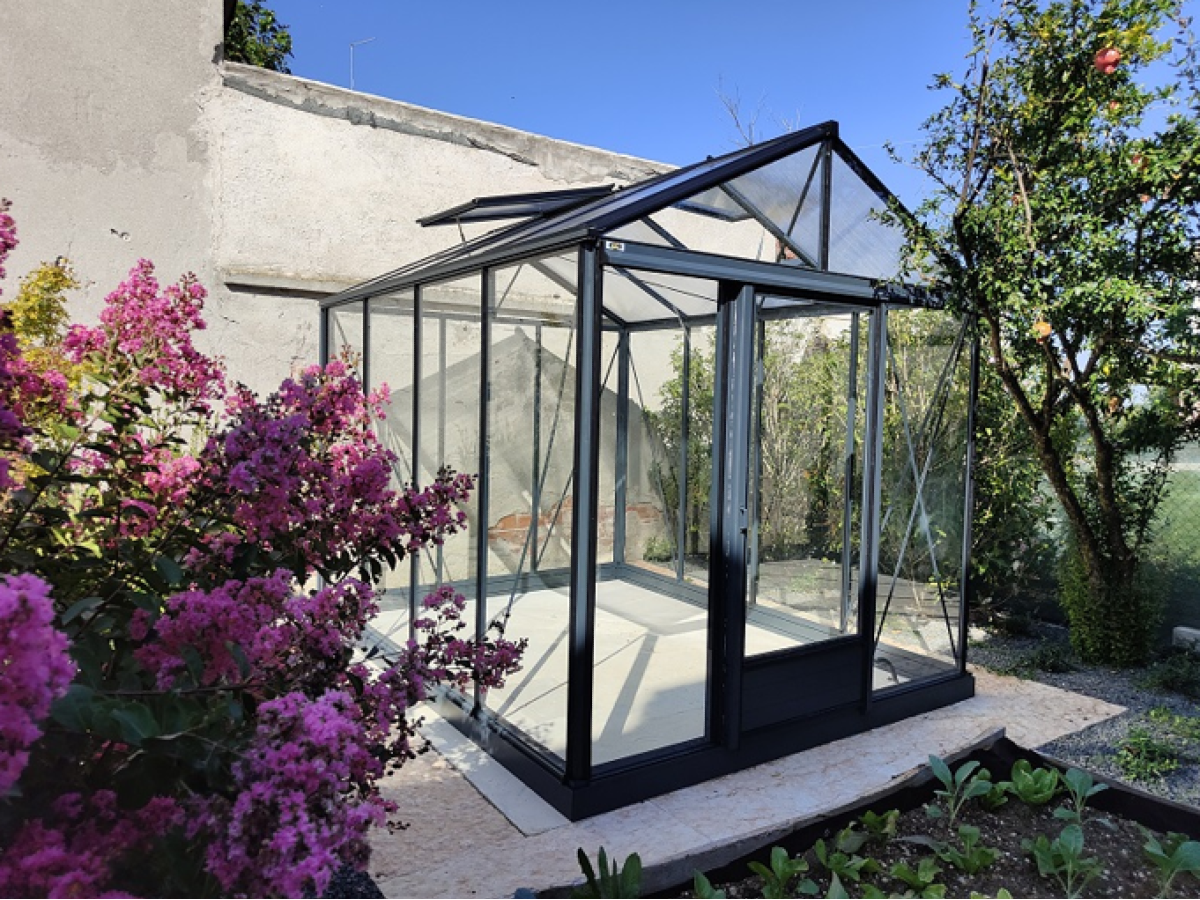 L'Utilizzo delle Serre da Giardino: Funzioni e Vantaggi - 