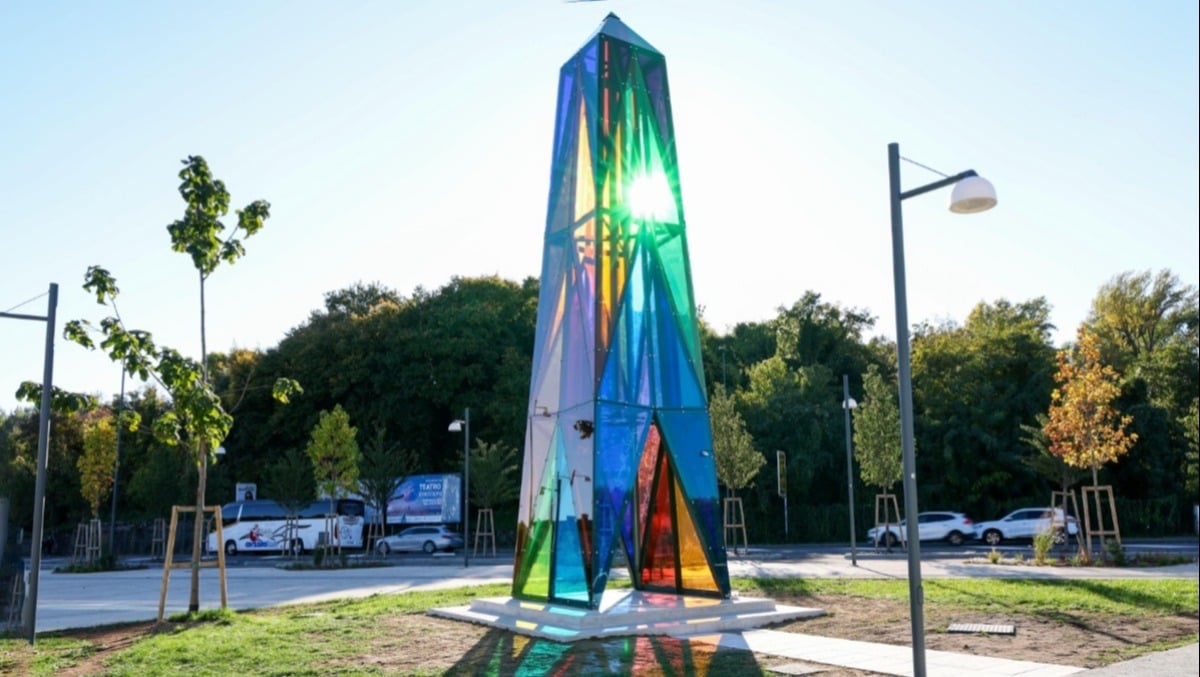 GO! Pharus illumina Gorizia: inaugurato l’obelisco simbolo di GO! 2025 -