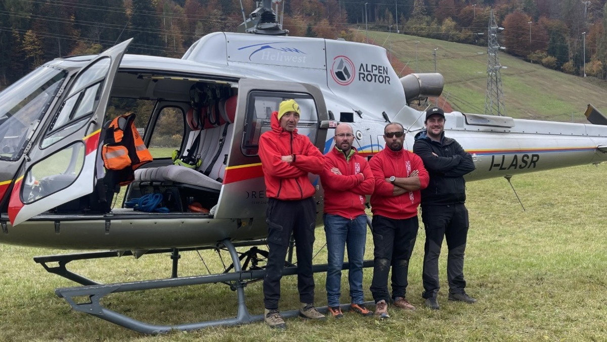 Monte Lussari, elicotteri in azione per i lavori in vista della Coppa del Mondo di sci femminile -