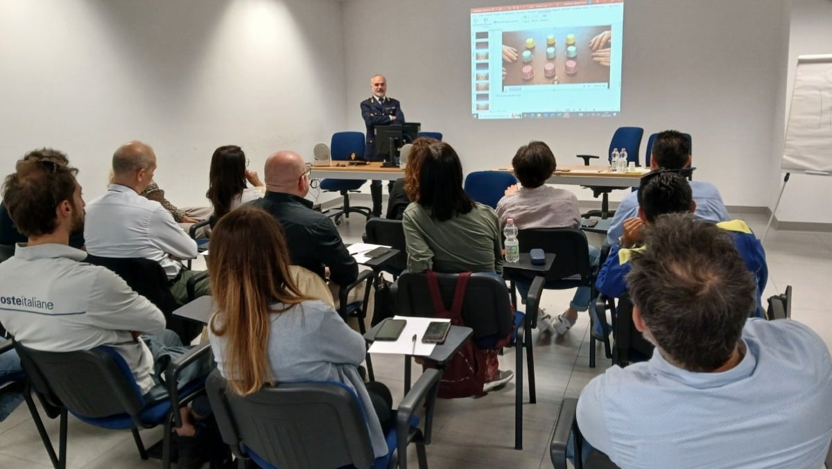 Padova, Poste Italiane e Polizia di Stato insieme per la sicurezza stradale con il progetto “Guida Sicura” -