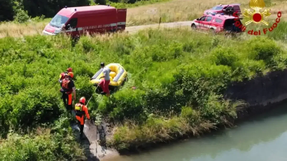 Emerge un cadavere dal fiume: recuperato il corpo di un uomo, è giallo - Immagine di repertorio