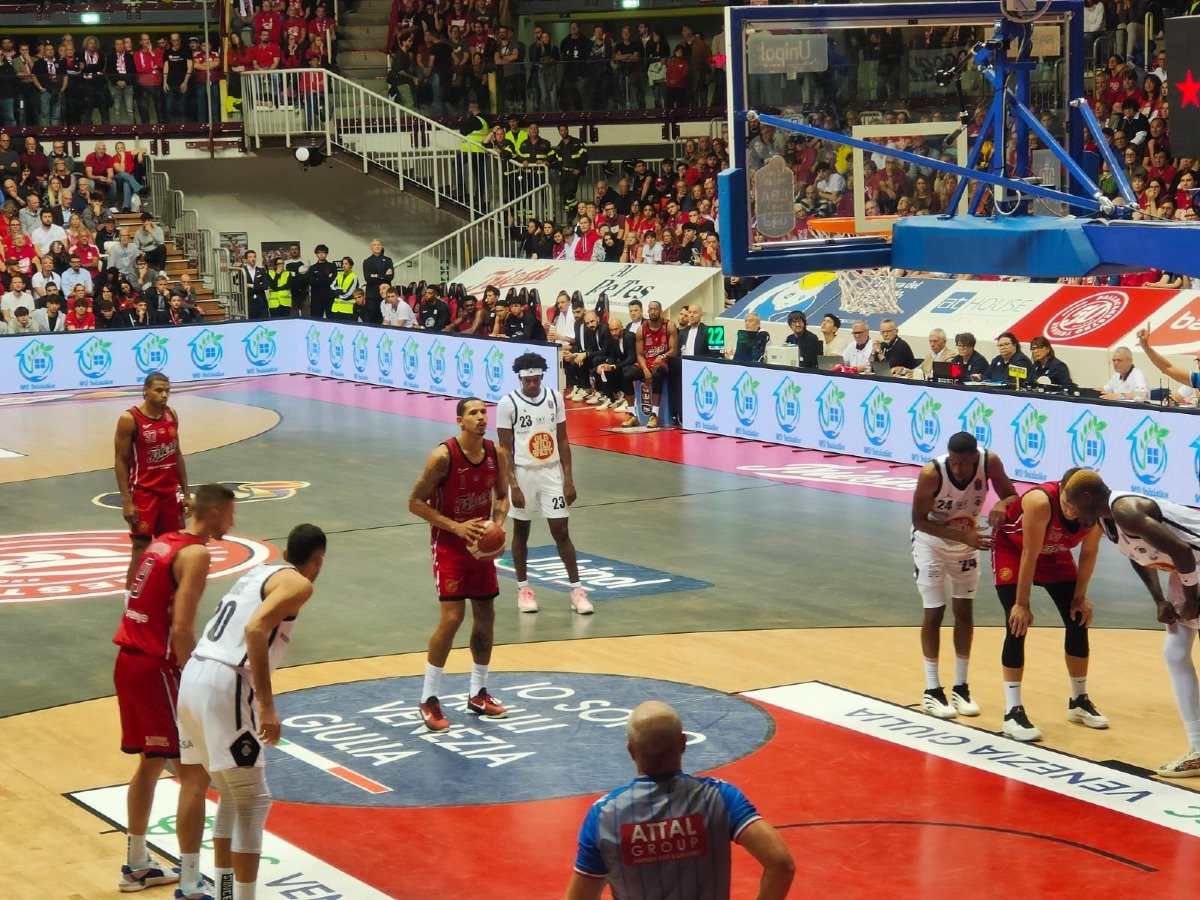 Basket, il derby Trieste-Udine finisce 92 - 85. La cronaca della partita -
