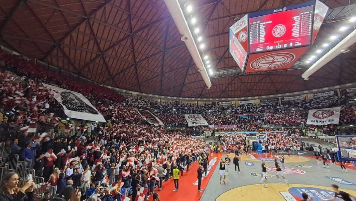 Basket, il derby è giuliano: Apu al tappeto, finisce 92-85 -