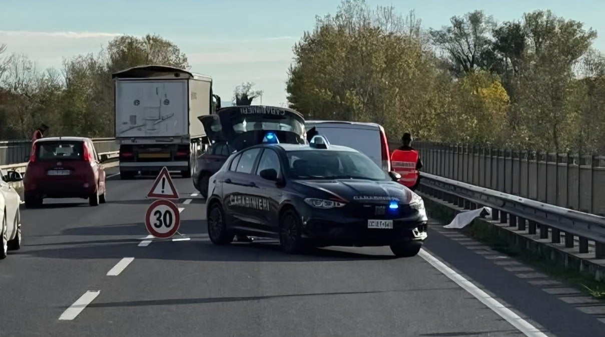 Codroipo, tragedia sul ponte della Delizia: ciclista travolto e ucciso da un furgone pirata -