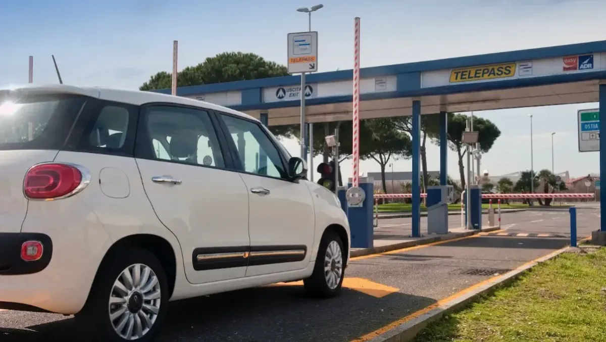 Il parcheggio si paga con il Telepass a Gorizia: addio a biglietti e code alla cassa -