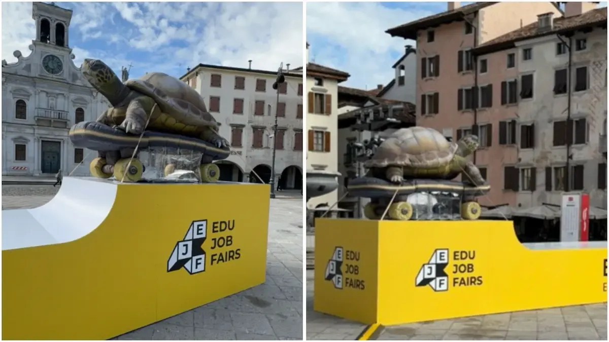 A Udine spunta una tartaruga gigante: svelato il "mistero" in piazza San Giacomo - 
