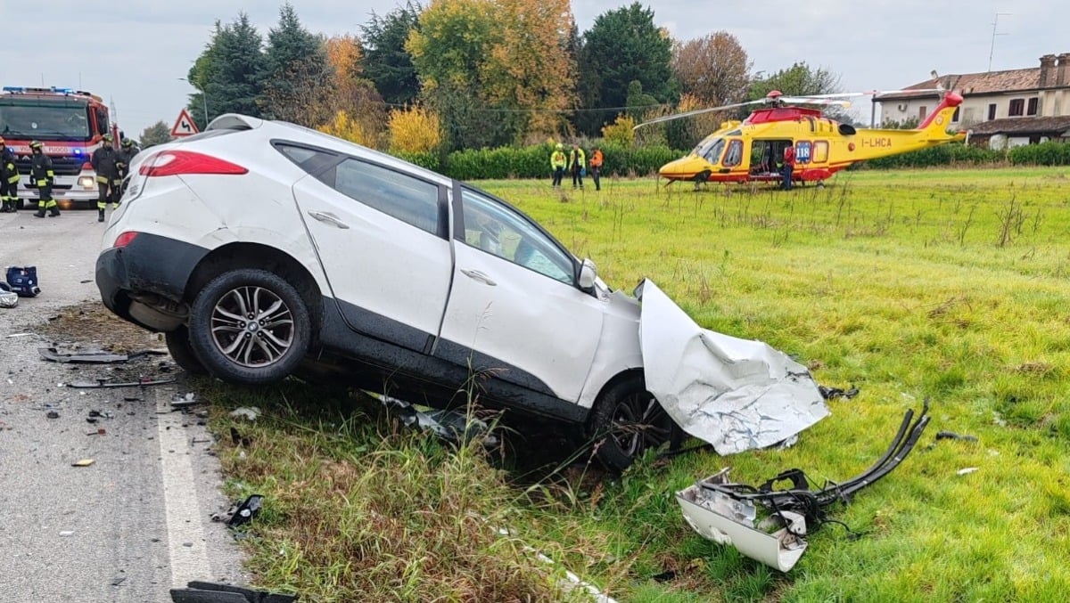 Schianto tra bus e auto: morto l’85enne Germano De Luca, guidava senza patente -
