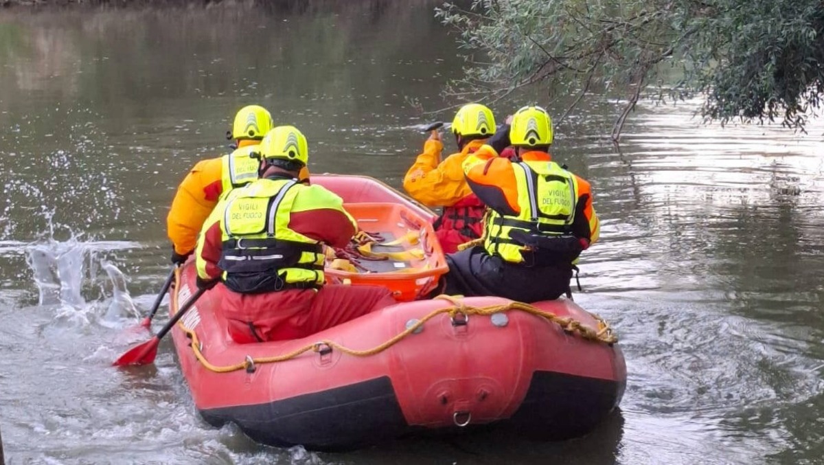 Scoperta agghiacciante nel lago: il corpo senza vita di una donna, è giallo sulla morte - 