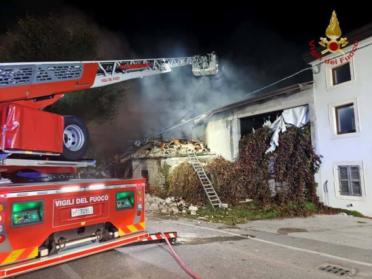 Vigili del Fuoco esplosione Verona