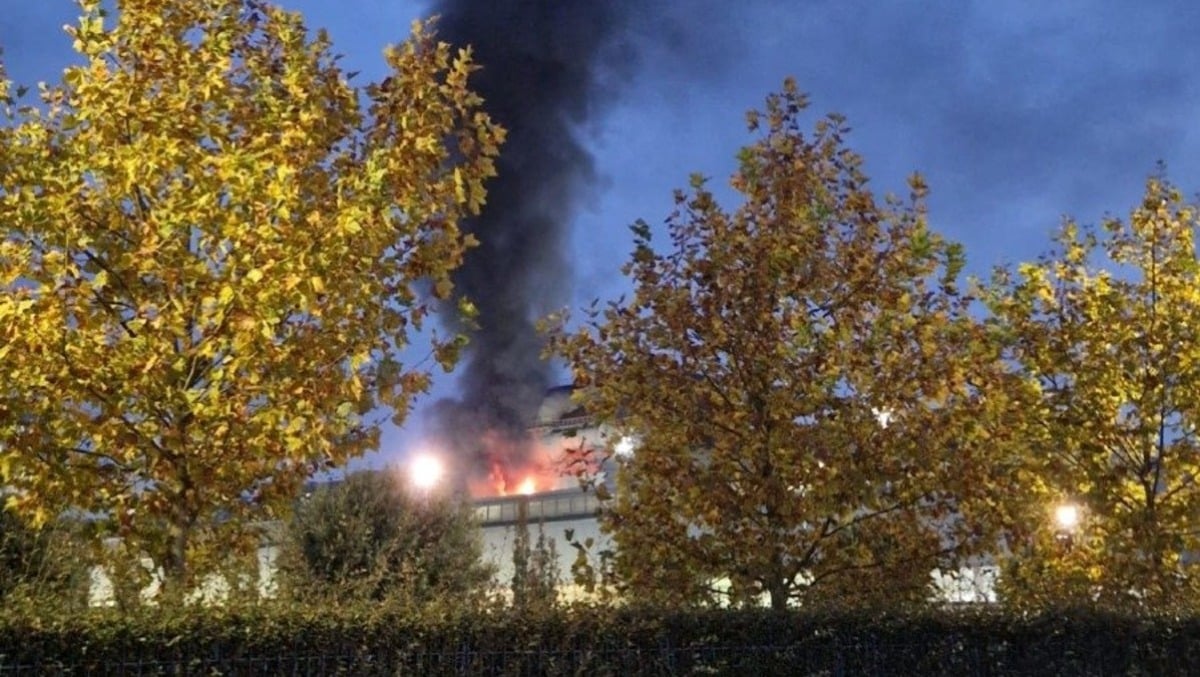 Incendio alla Pittini di Osoppo, conclusi spegnimento e bonifica: indagini in corso sulle cause -