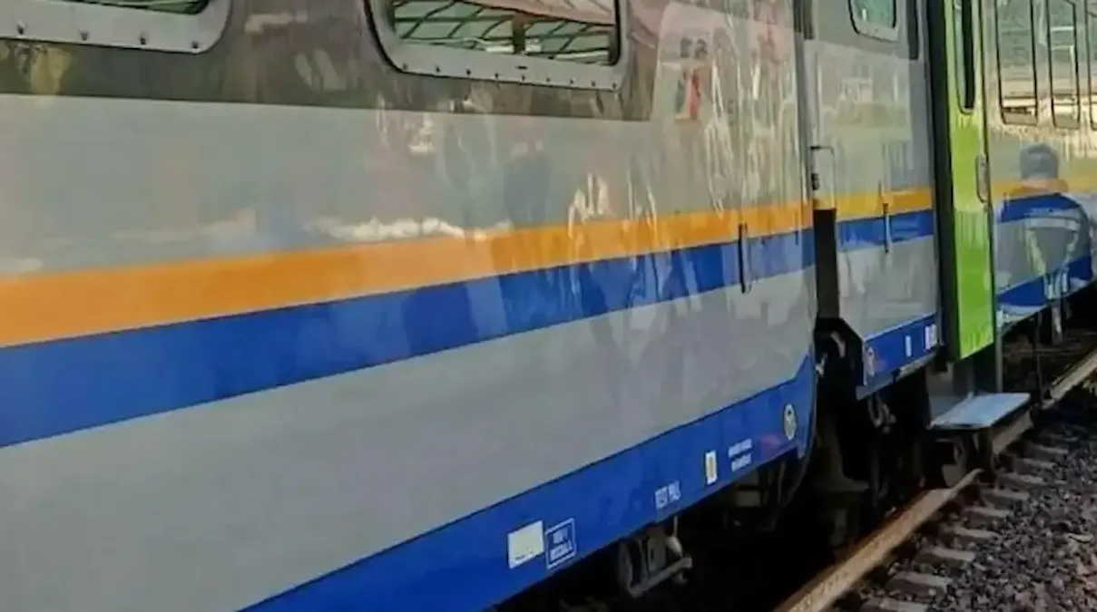 Due ragazzi di 16 anni trovati distesi sui binari: "Volevamo sentire il treno" - 