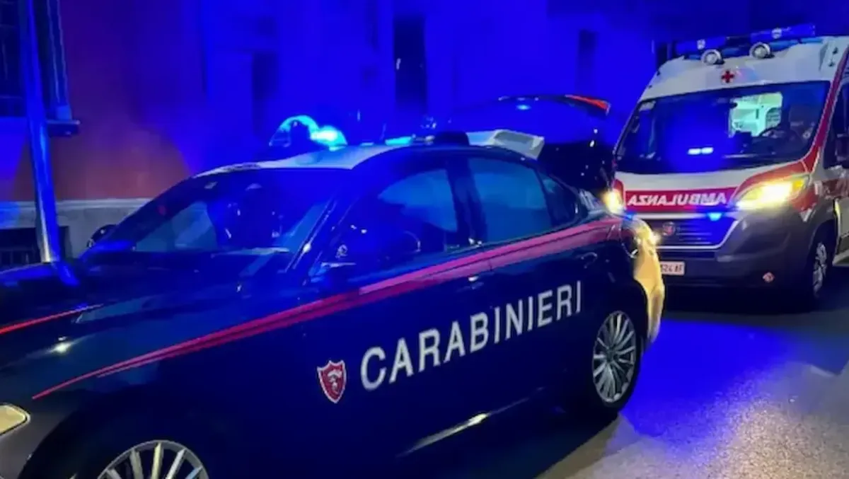 Non vede il pedone attraversare e lo investe con il Tir: operaio muore a 55 anni - 