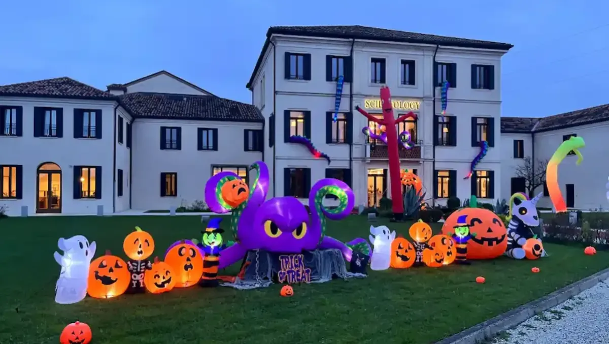 Successo a Padova per la Festa di Halloween: centinaia di famiglie tra gonfiabili e cinema - 