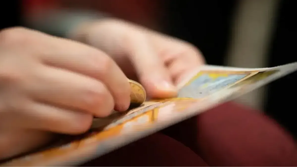 Operaio compra un Gratta e Vinci da 5 euro e si porta a casa mezzo milione di euro - 